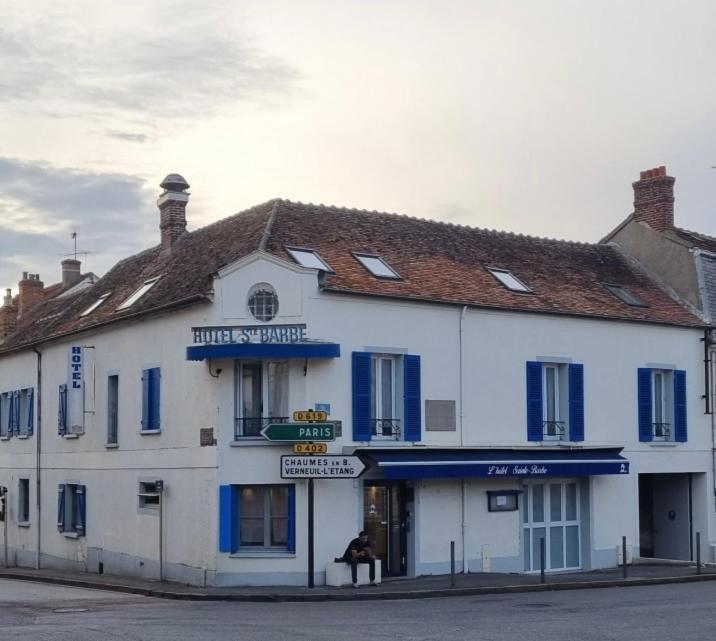 Hotel Sainte-Barbe Guignes-Rabutin Exteriör bild