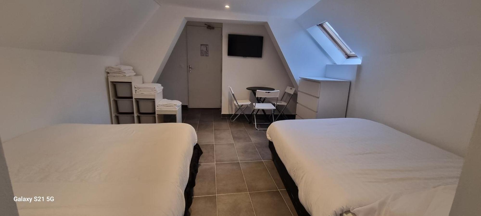 Hotel Sainte-Barbe Guignes-Rabutin Exteriör bild
